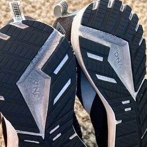 Brooks  Revel size 9.5